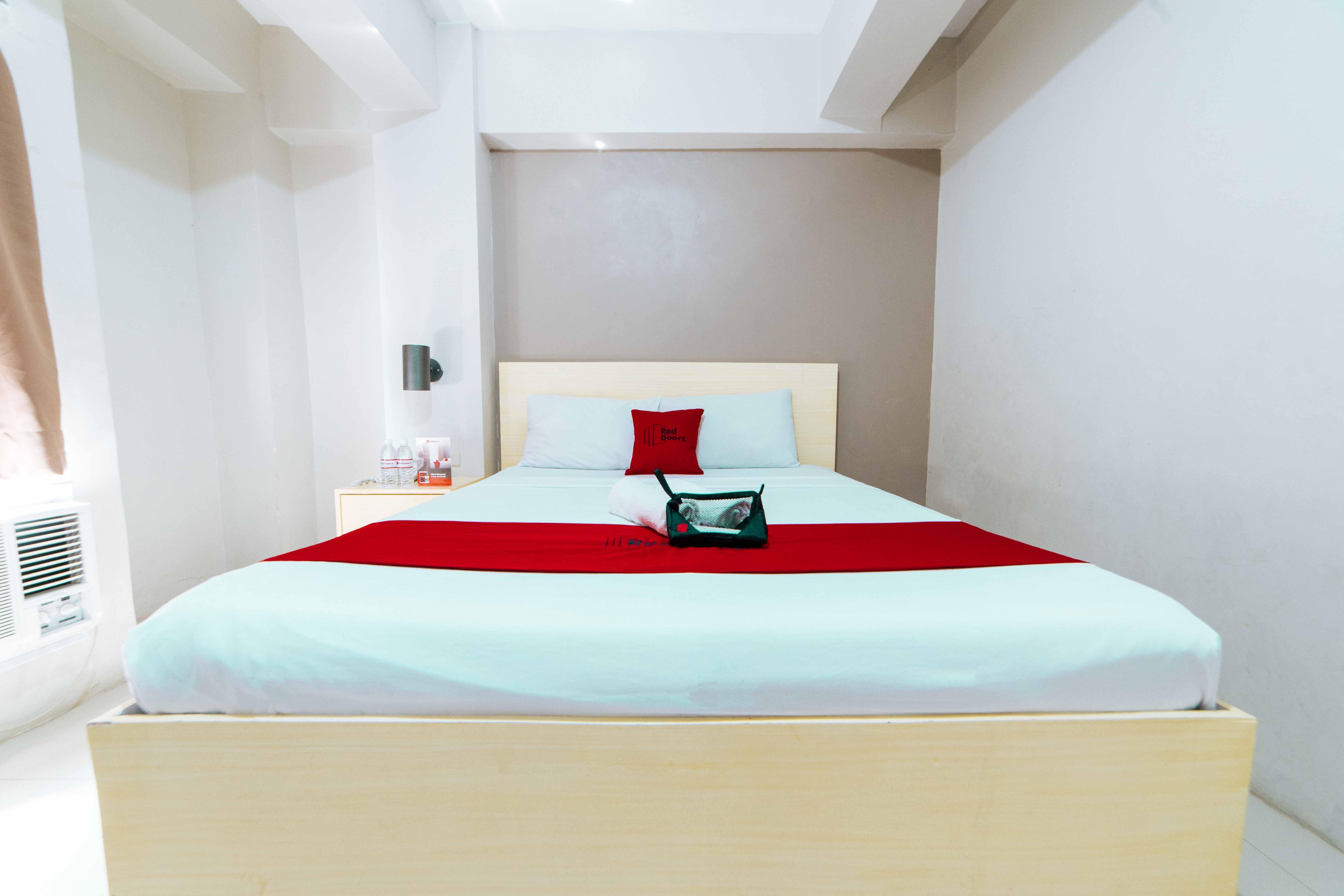 Reddoorz At Samat Mandaluyong Hotel Exterior photo